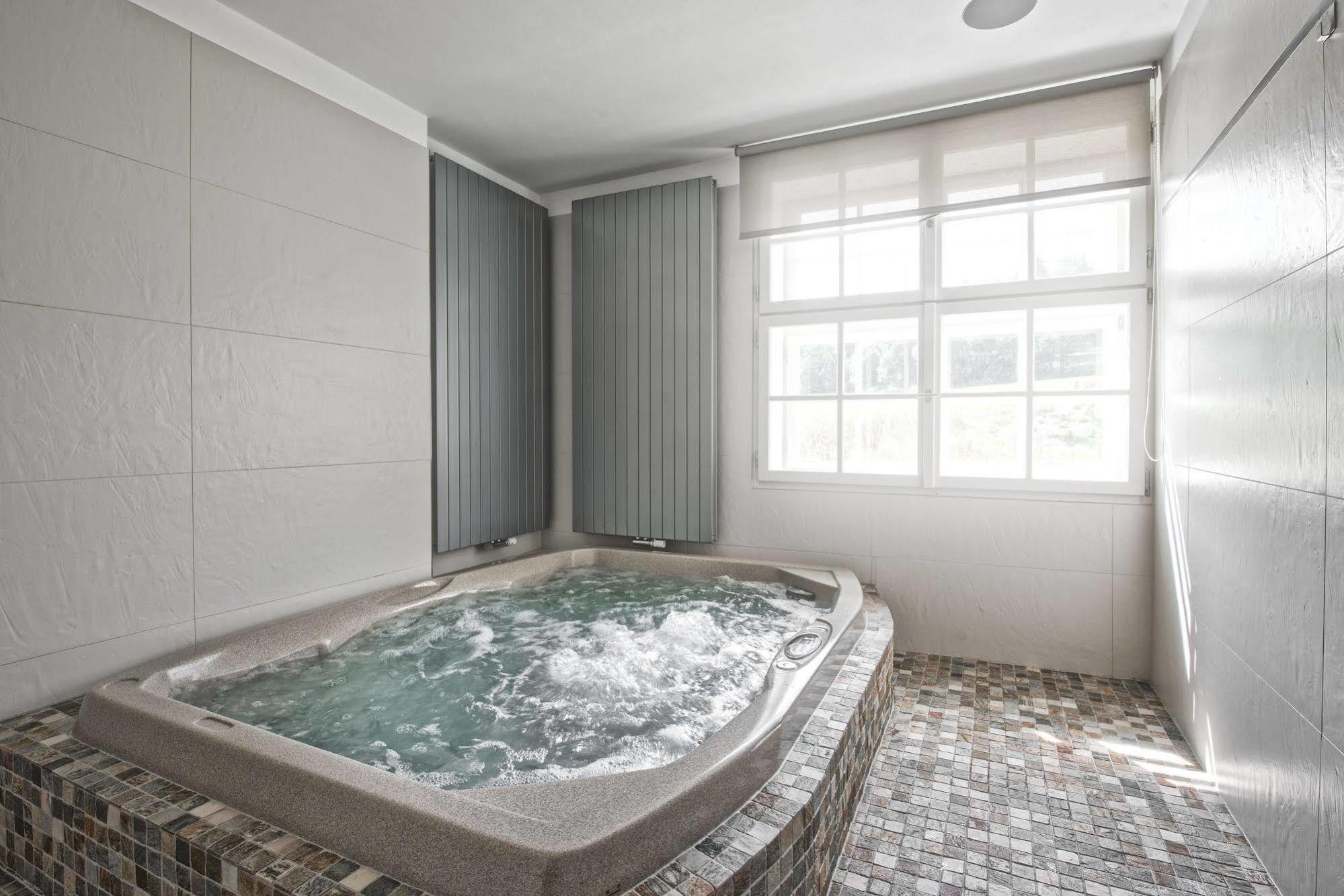Theresian Apartment ออสตรูชนา ภายนอก รูปภาพ
