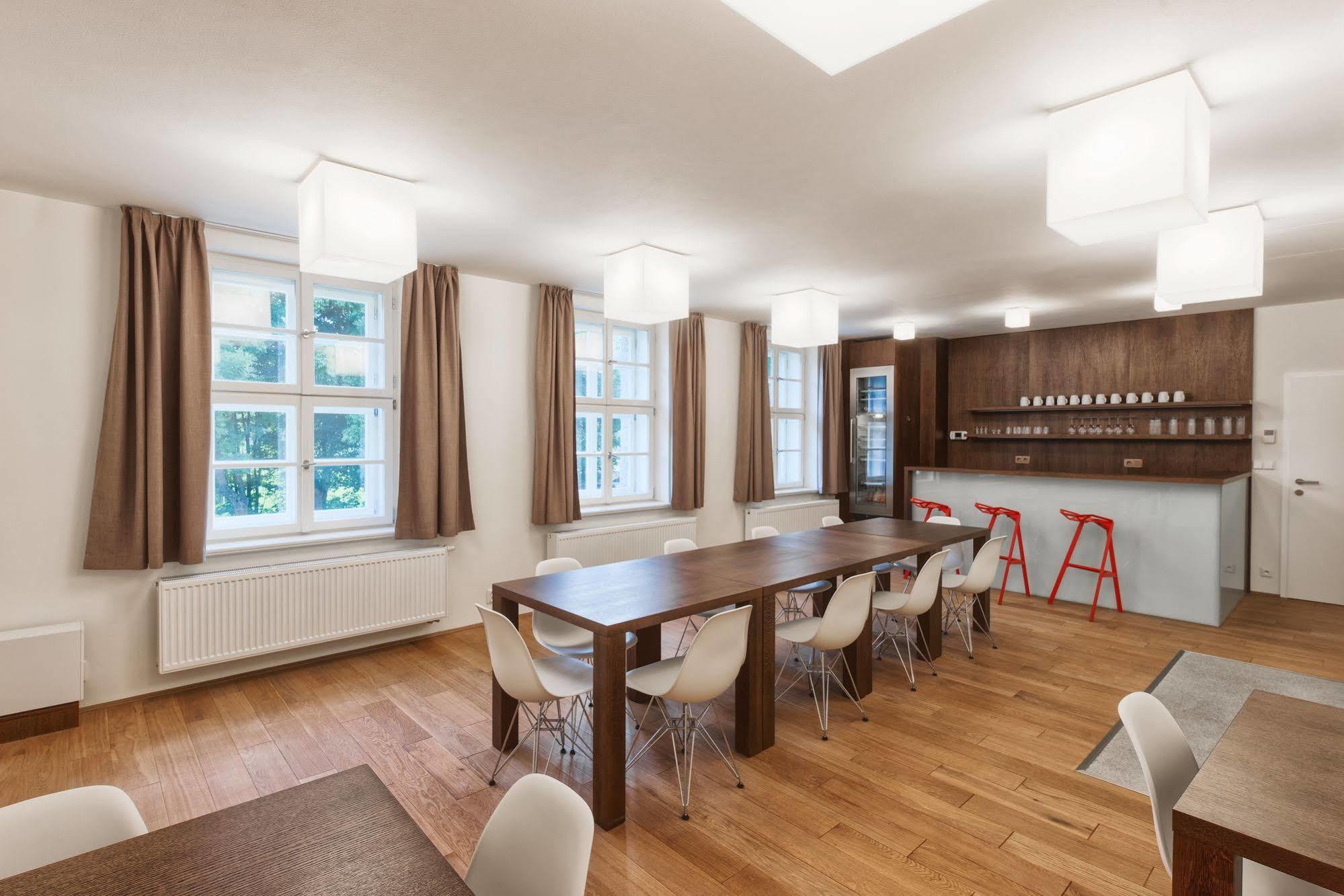 Theresian Apartment ออสตรูชนา ภายนอก รูปภาพ